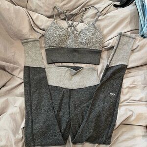 Alo Yoga Gray Women's work out yoga Set